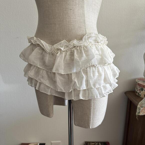 Cream ruffle bloomers - Picture 2 of 7